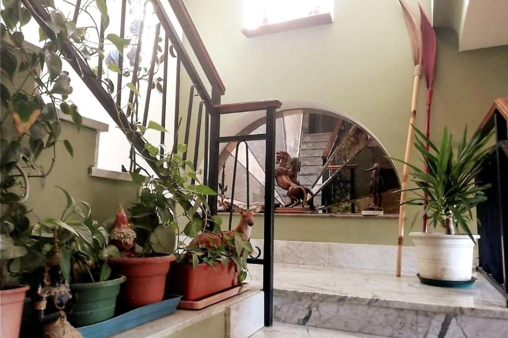 Una Pratica Mansardina Turin Luaran gambar